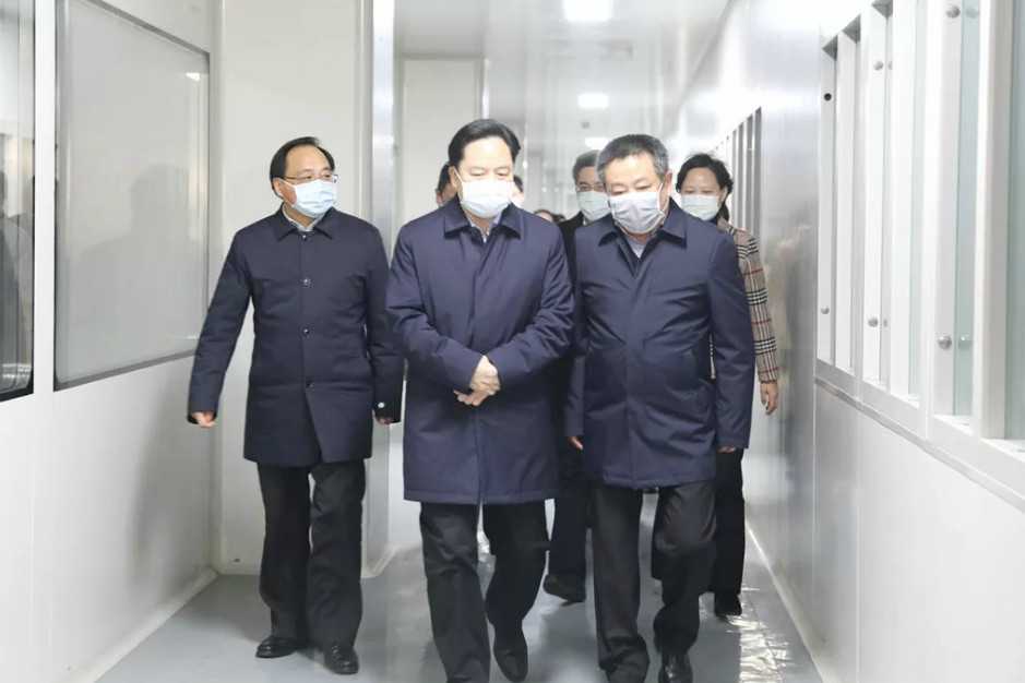 陳金虎市長(zhǎng)參觀(guān)_副本.jpg
